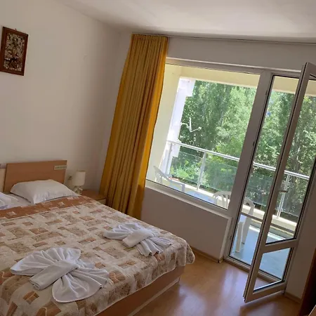 Mng Yassen Apartahotel 4*