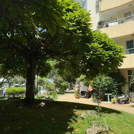 Mng Yassen Apartahotel 4*