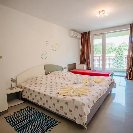 Mng Yassen Aparthotel