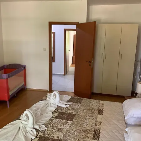 Mng Yassen Aparthotel