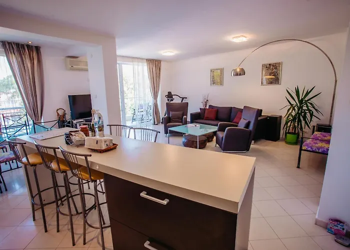 Mng Yassen 公寓式酒店